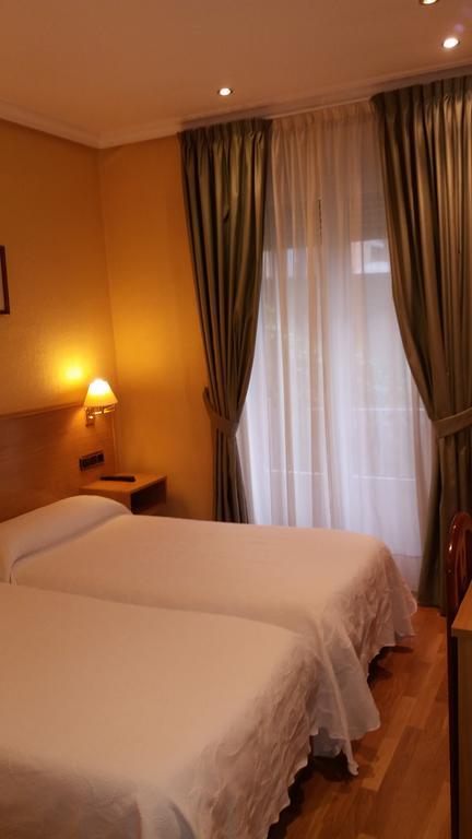 Pension La Concha Saint-Sébastien Extérieur photo